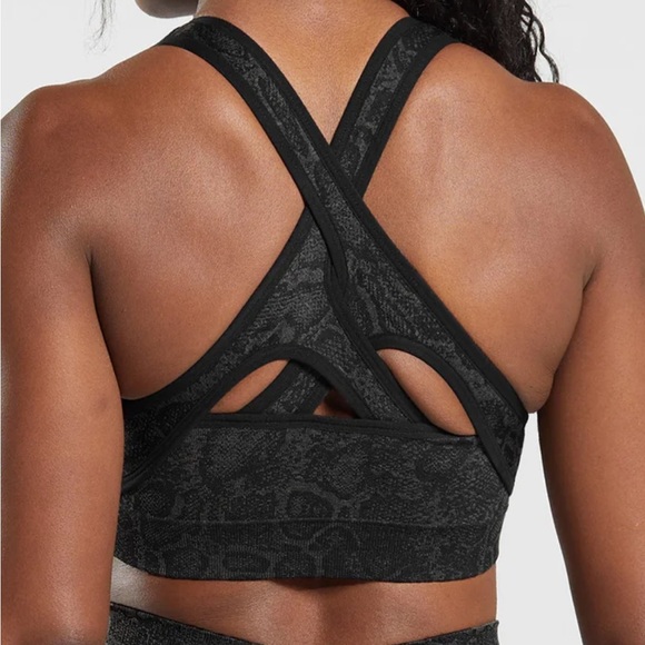 Like Brand New 2 small Gymshark sports bras - Picture 17 of 17